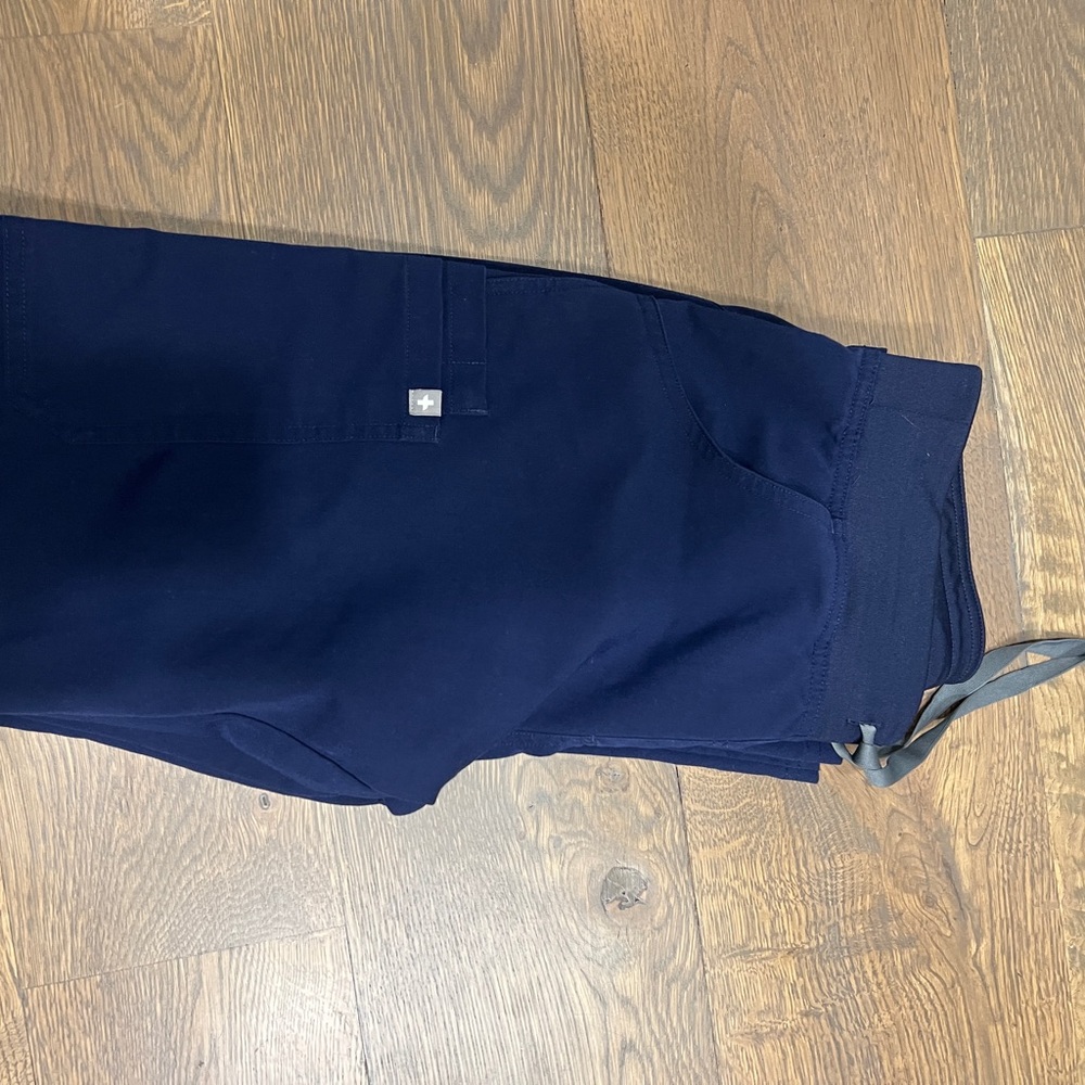 Figs kade cargo pants small navy